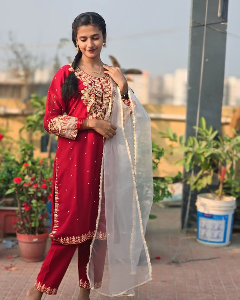 Sequence Organza AC Three Piece Sequence Organza AC Three Piece